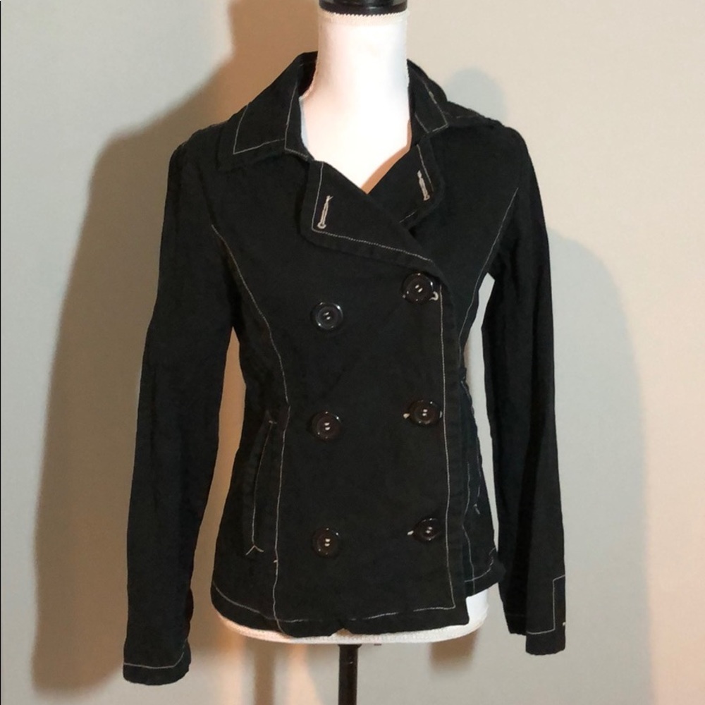 💞 Cool black jacket with contrast stitching